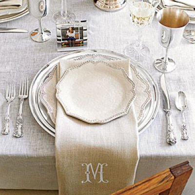 fresh-modern-thanksgiving-table-setting-m