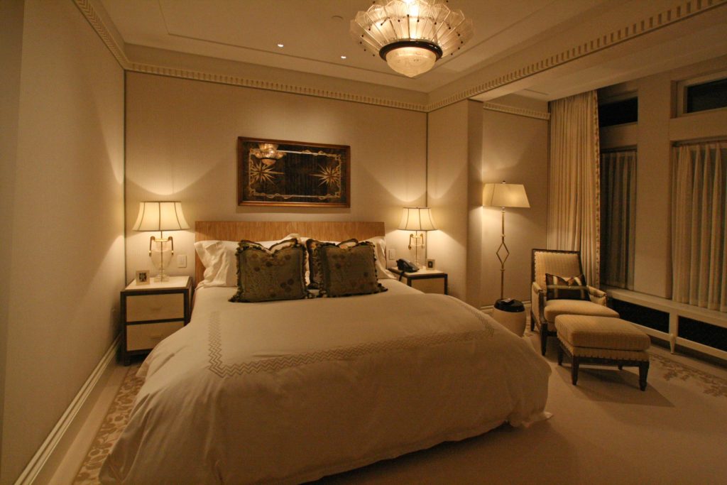 ideal lighting when decluttering the master bedroom
