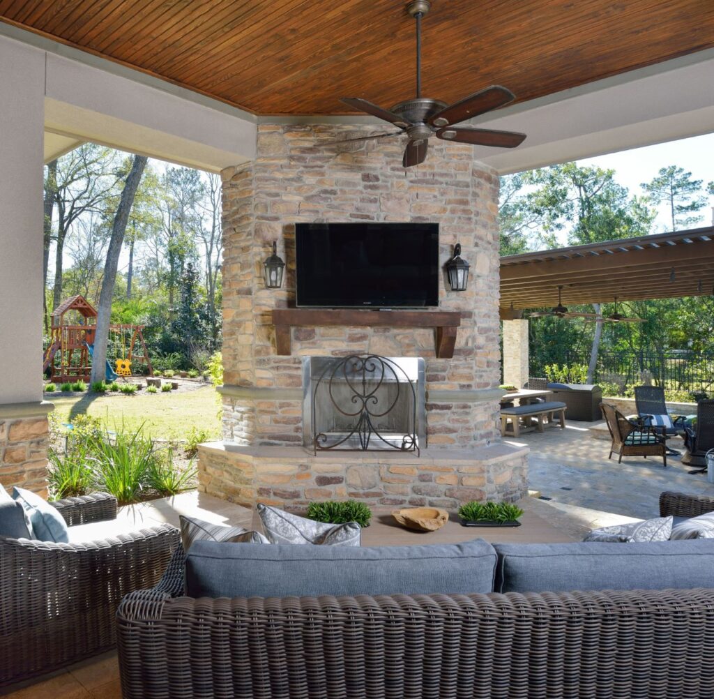 Outdoor living room in Kingwood, TX